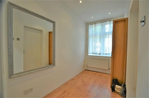 Aberdare Gardens, Mill Hill